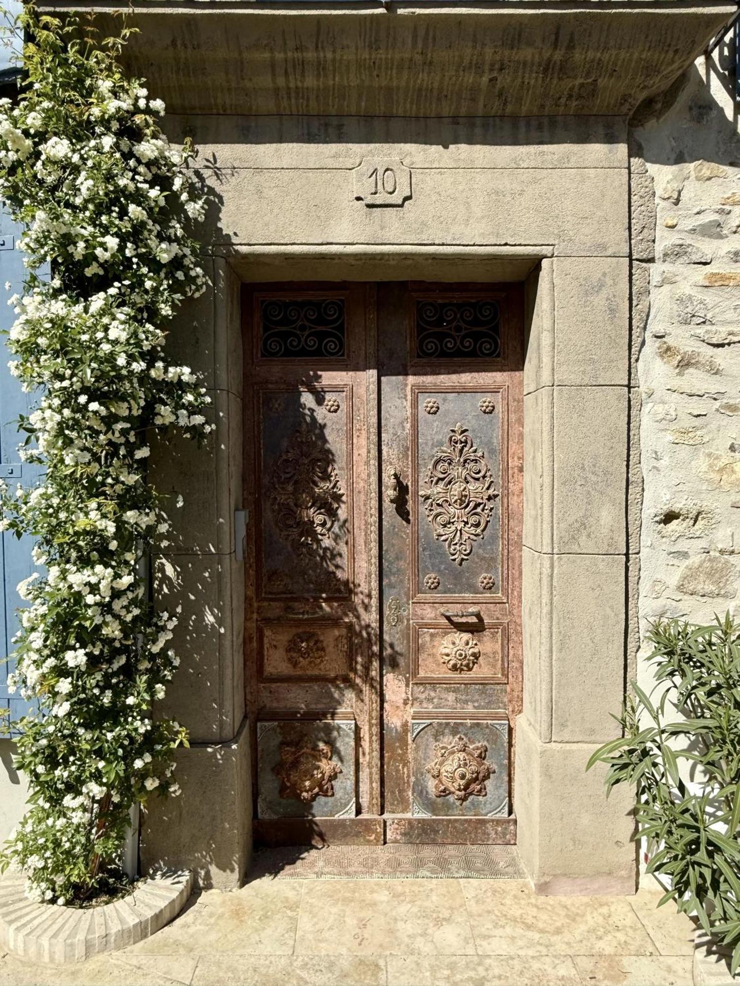 L'Oiseau Bleu Rollier Bed & Breakfast Roubia Exterior photo